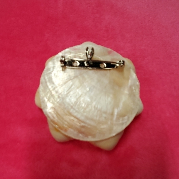 Handcrafted Cut Seashell Sailor's Valentine Pin Flower Petal Brooch - Picture 3 of 5